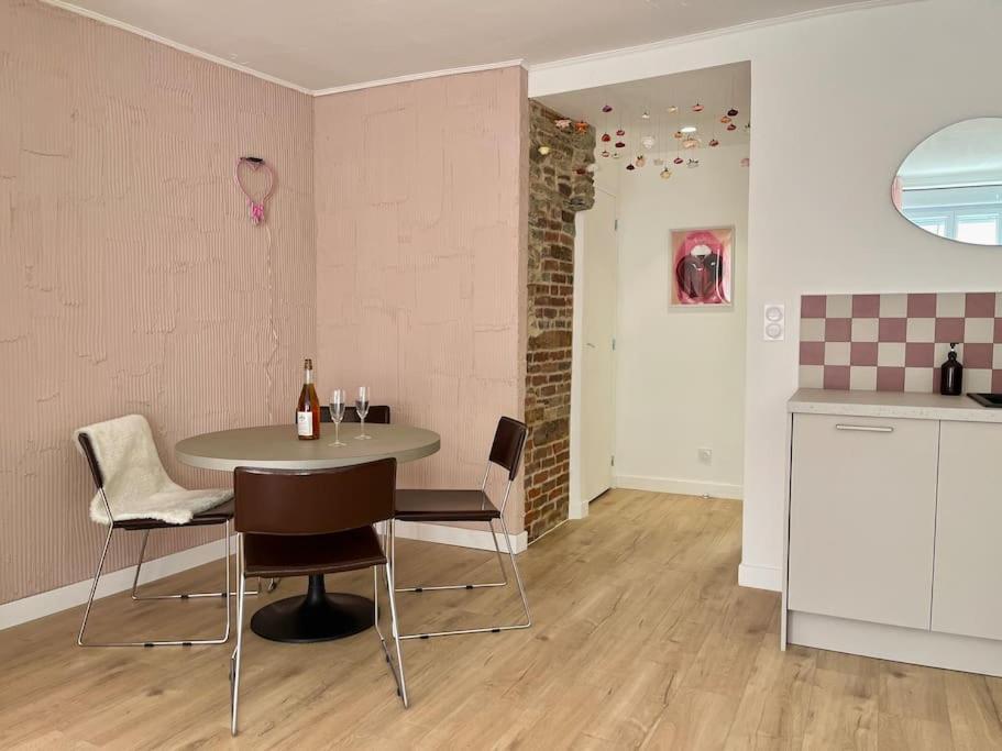 La Parenthese Amoureuse Pontorson Exterior photo